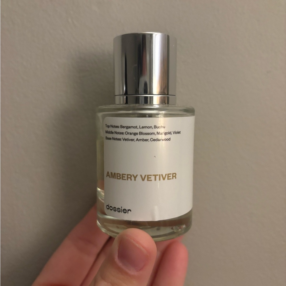 Dossier Ambery Vetiver Perfume
